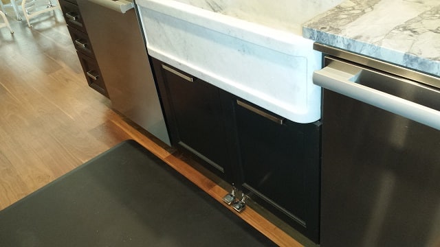Bridge-Hollow-kitchen-pedals