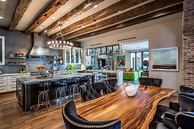 Bridgehollow-family-room-2