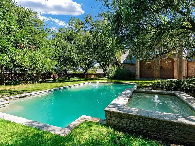 CD004A06-6463-46B2-96C2-39D967823937