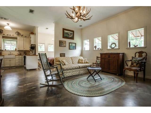 Canton-hen-house-LR1