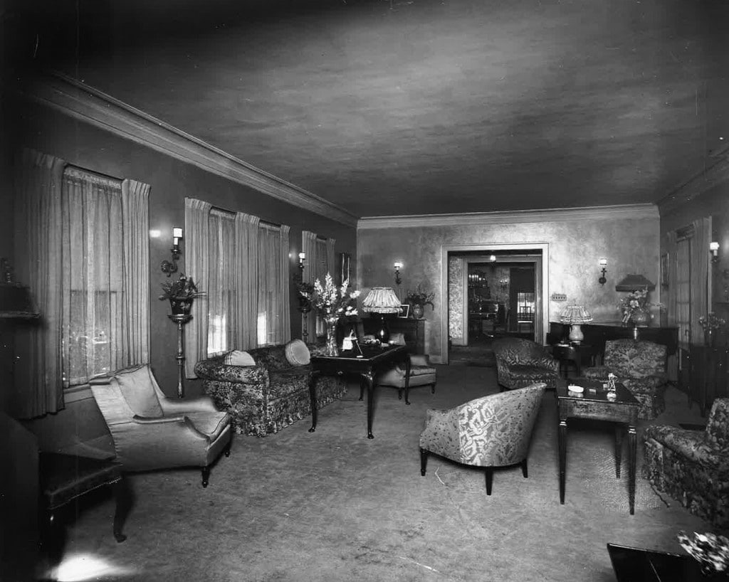 Carrie-Marcus-House-Living-1024x818