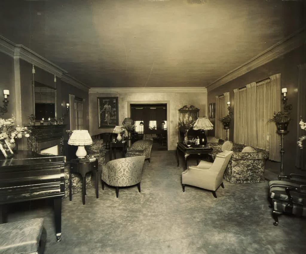 Carrie-Marcus-House-Living-2-1024x852