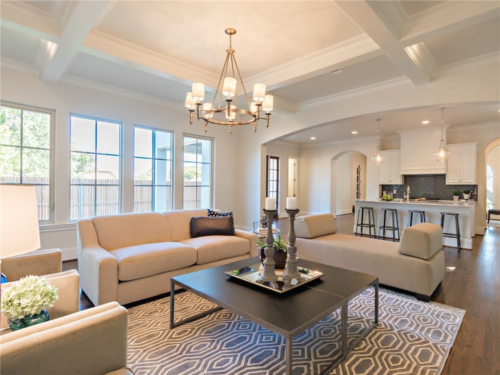 Casa-Loma-family-2-1024x768