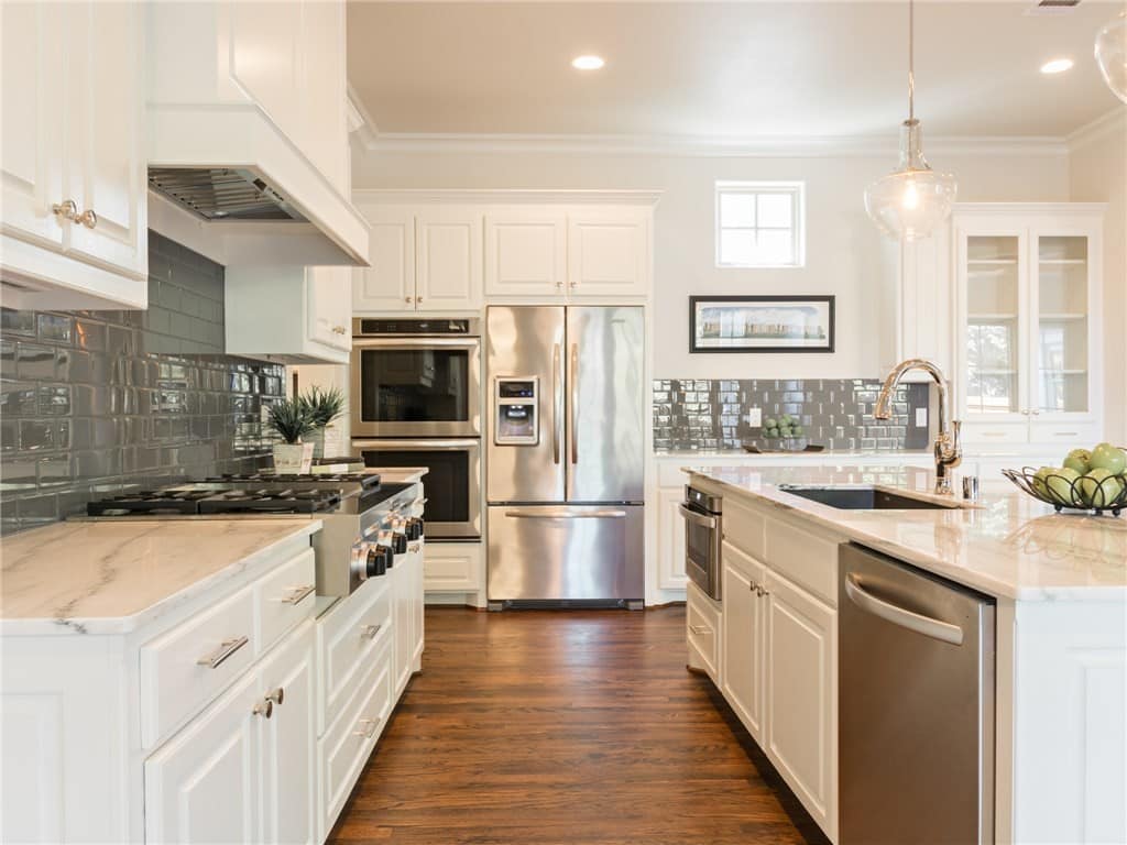 Casa-Loma-kitchen-2-1024x768