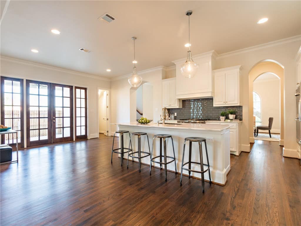 Casa-Loma-kitchen-3-1024x768