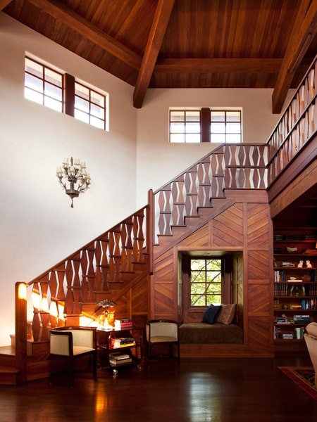 Casa-Santuraio-stairs