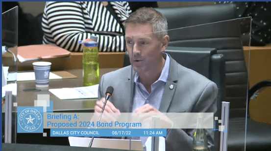 Eagle-Apartments-backyard