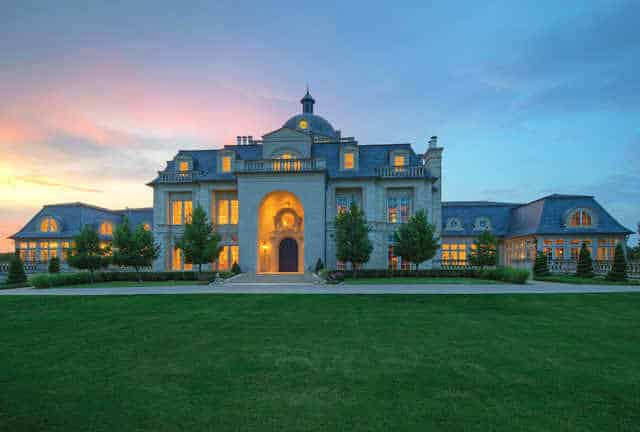 Champ-chanel-closet-1024x768