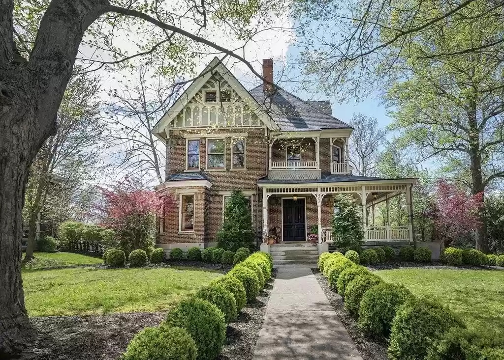 Cynthiana-Victorian-Front