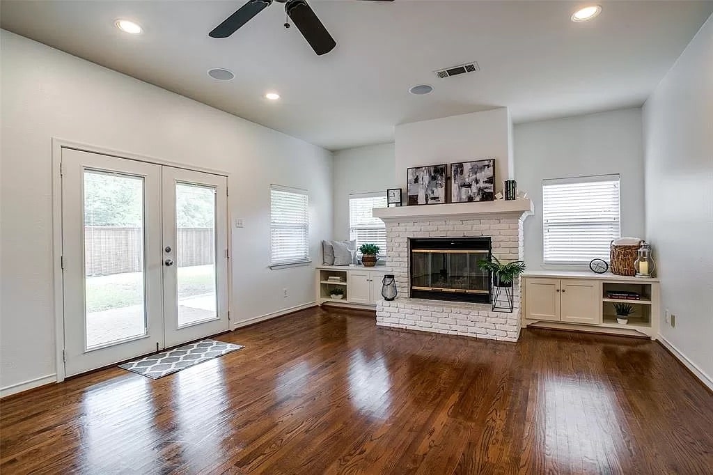 8824870D-278F-47ED-B77E-04195D48FFEE