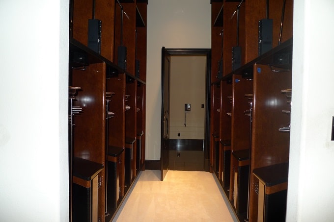 Deion-Sanders-25.jpgmaster-closet
