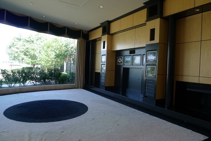 Deion-Sanders-47.jpgfamily-room