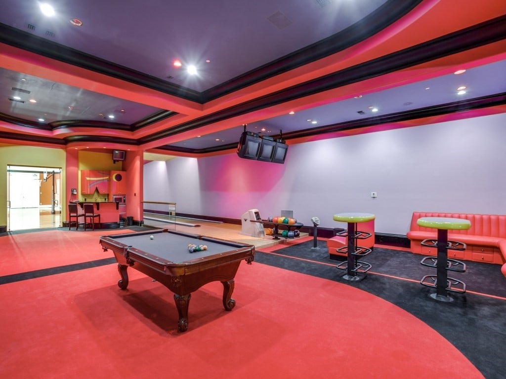 Deion-bowling-billiards-1024x768