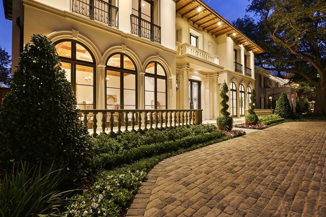 Designed-and-built-by-Avida-Custom-Homes-Large-3