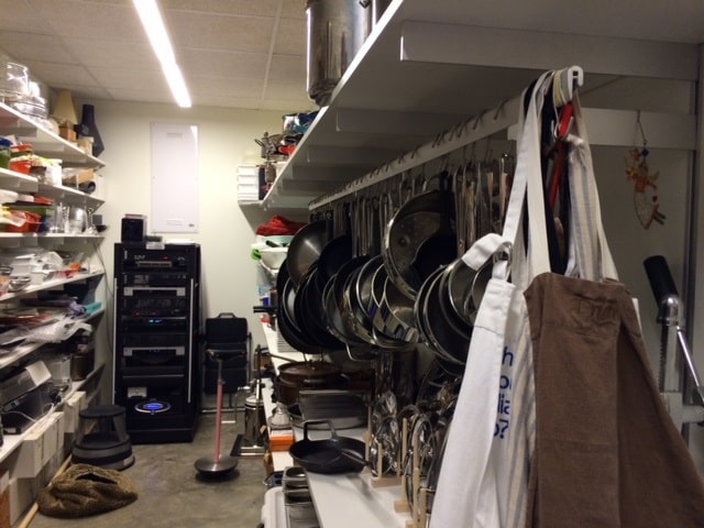 Diane-Cheathams-pantry4-533x400