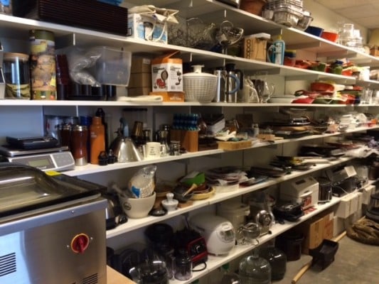 Diane-Cheathams-pantry4-533x400