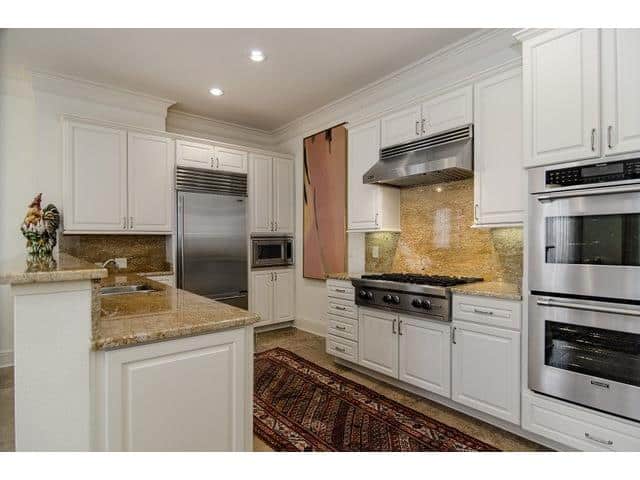 Drexel-Highlander-6F-Kitchen