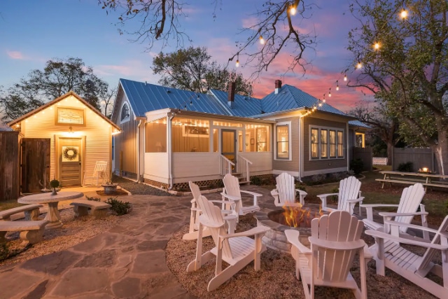 Inn-on-the-Riverwalk-bdrm-2