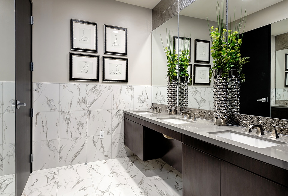 EbbyHalliday107H_960w