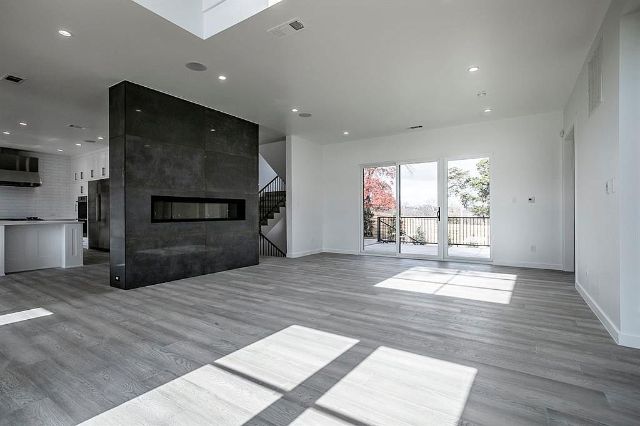 Evergreen-Hills-Front