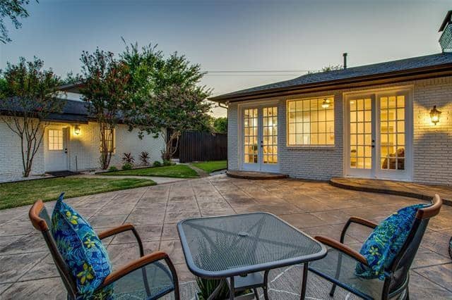 CBAAD8EC-B2AB-4007-B8B9-07DAB9A92332