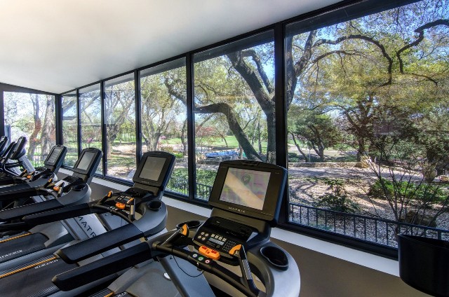 The-View-At-Kessler-Park-Model-dining-room-Edited