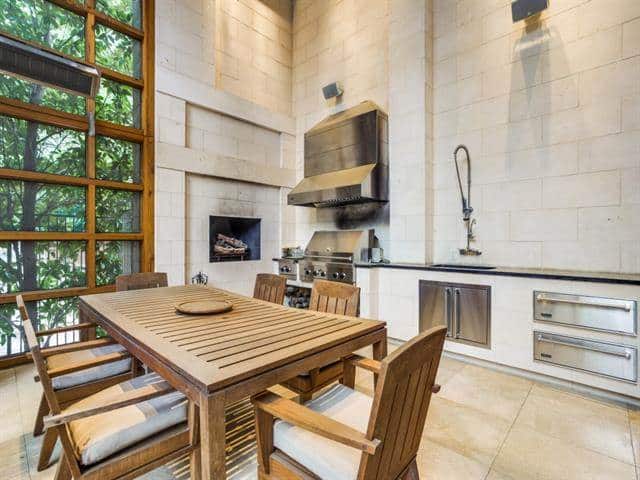 Forest-Creek-Place-porch-1