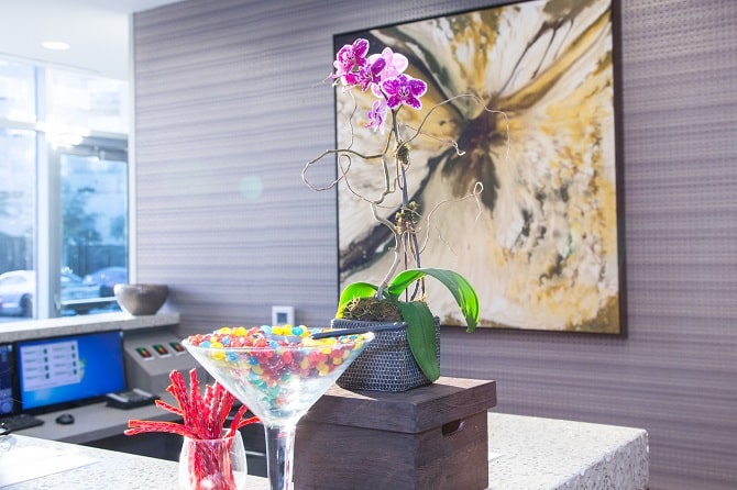 Front-Desk-SkyHouse-Dallas-1