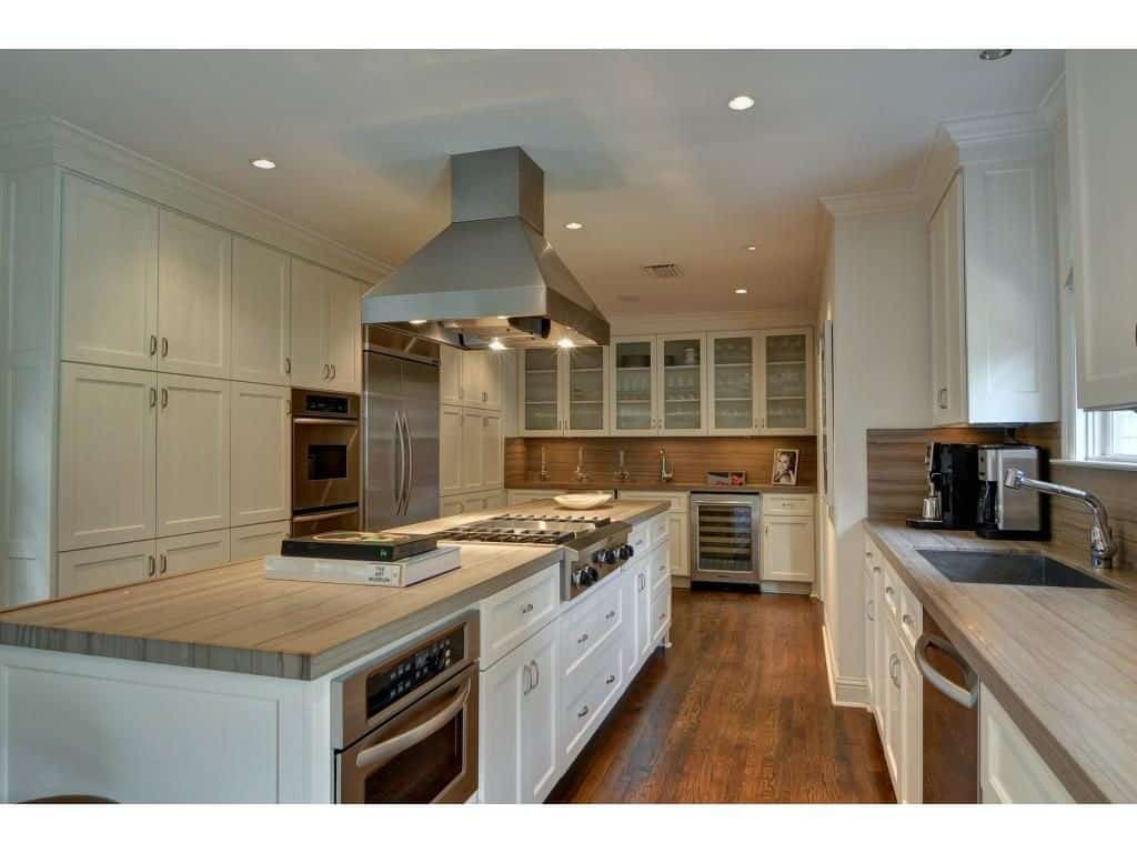 George-Michael-kitchen-2-1024x768
