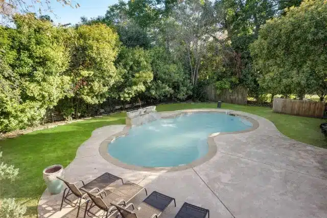 9918-Avalon-Creek-Ct-backyard