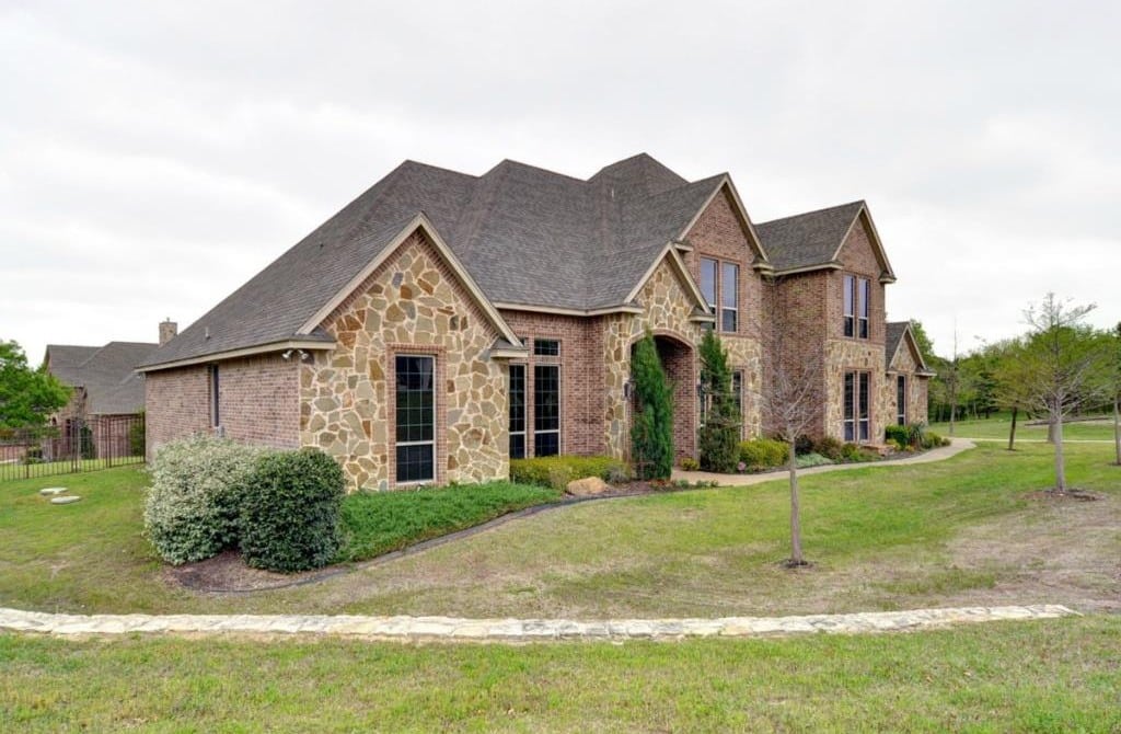 201-Terrace-Bluff-ext-e1438985644179-1024x683