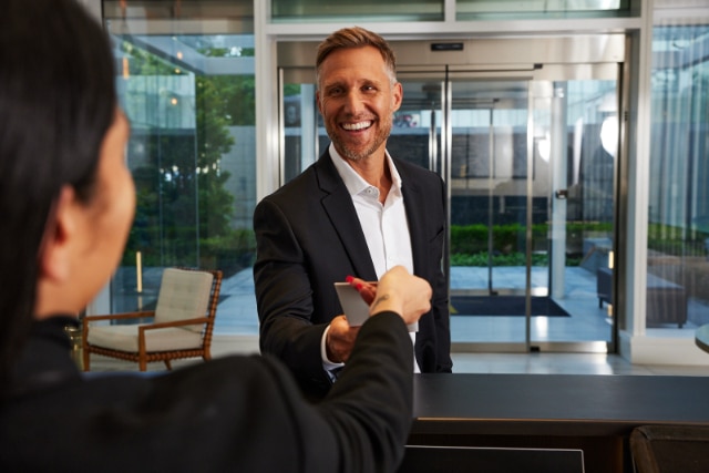 HallArtsResidentParty025