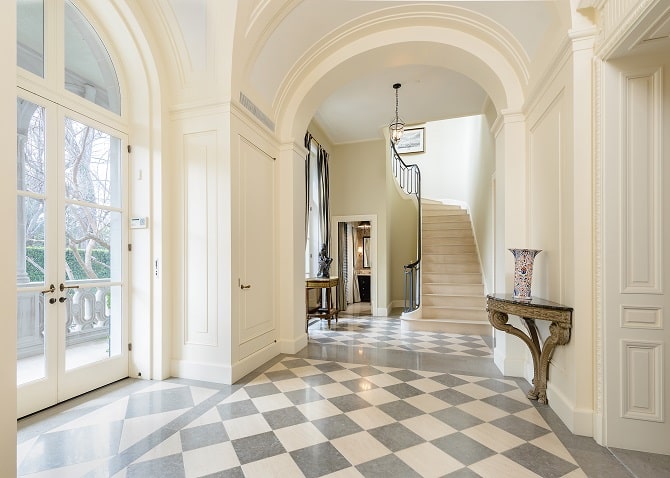 Hicks-Guest-House-Entry