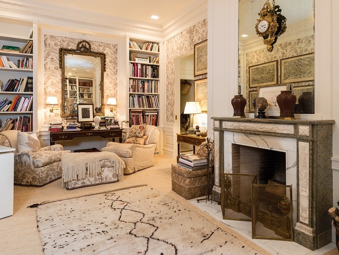 Hicks-Main-House-Her-Sitting-Area-in-Master-Suite