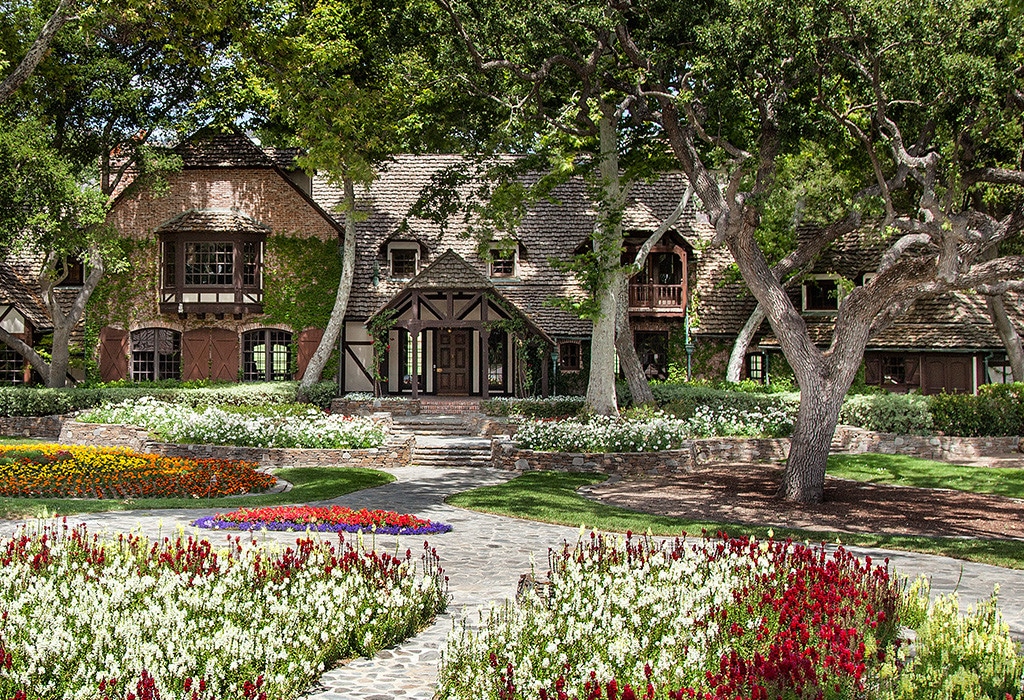 Hilton-Hyland-1-1024x700