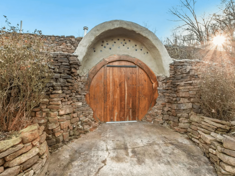 Hobbit-Hole-in-Rogers-AR