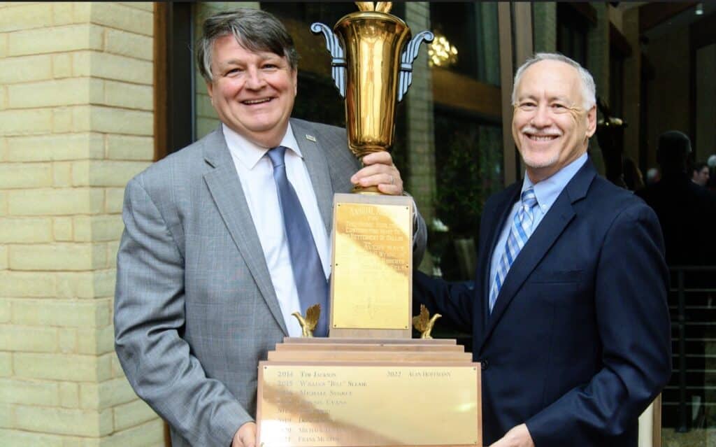 Hoffmann-with-trophy-1024x639