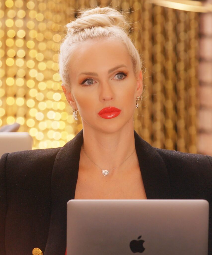 Christine-Quinn-Lead-Art