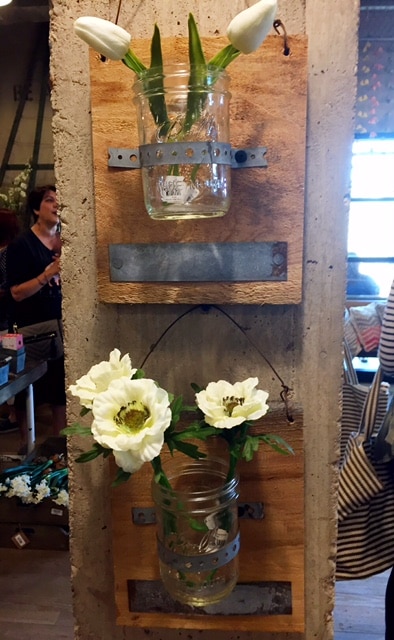 Chip-and-Joanna-Gaines-HGTV-Fixer-Upper-300x225