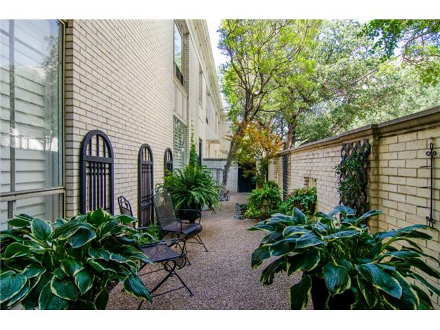 Imperial-House-Veranda
