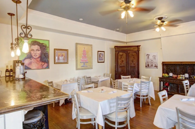 Inn-on-the-Riverwalk-bdrm-2