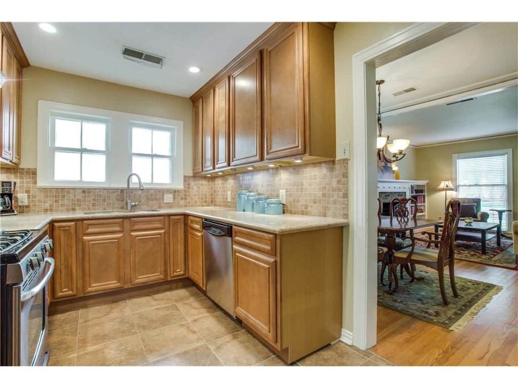 KESSLER-PLAZA-2510-W-10th-Street-Kitchen-1024x768