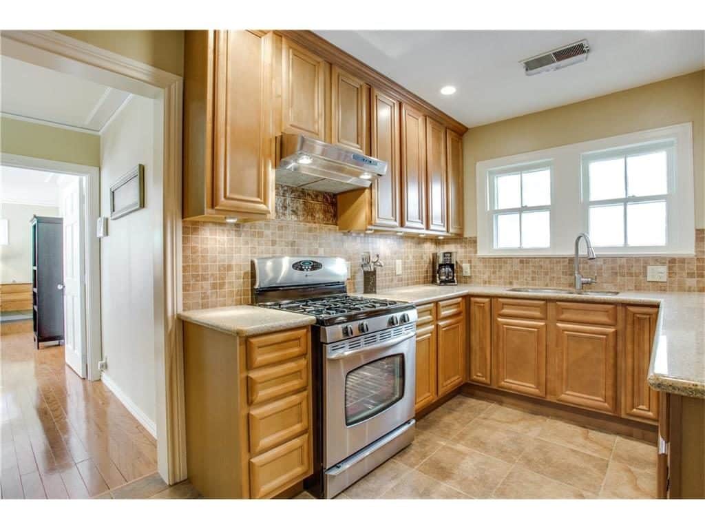 KESSLER-PLAZA-2510-W-10th-Street-Kitchen-2-1024x768