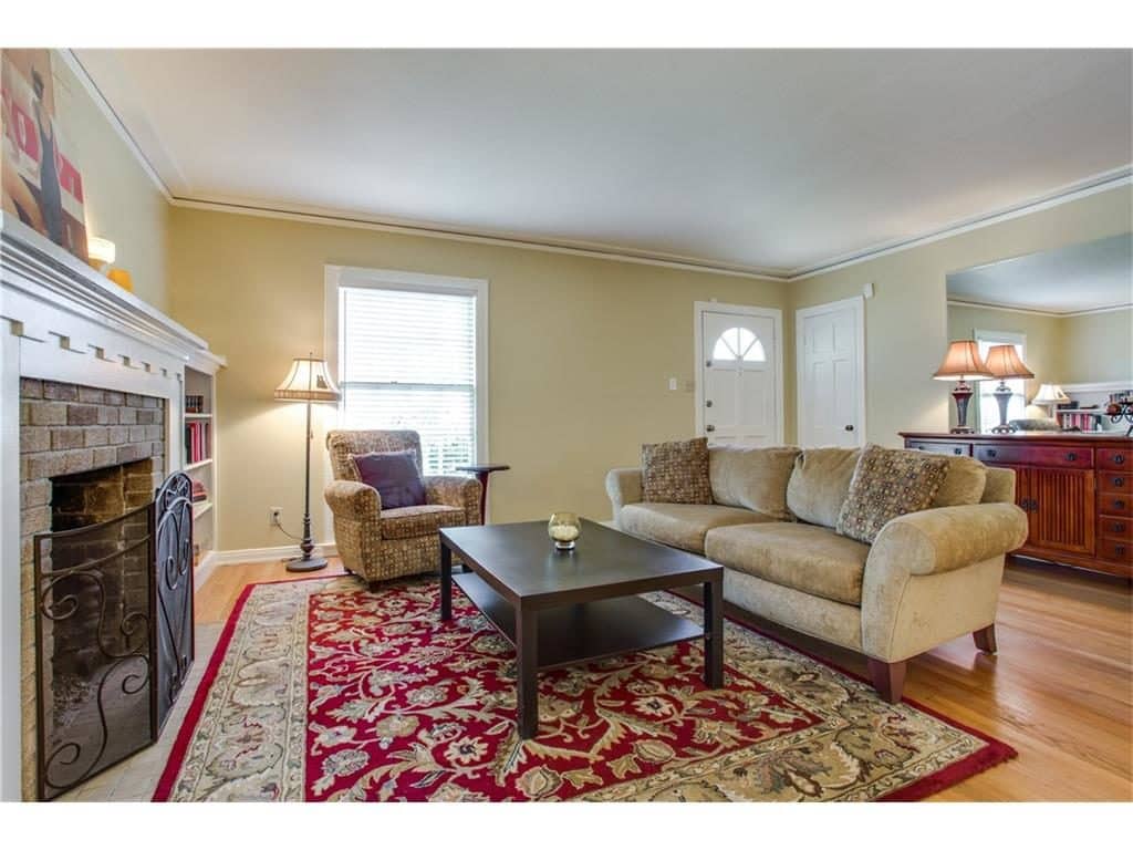 KESSLER-PLAZA-2510-W-10th-Street-Living-1024x768