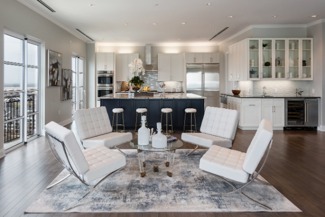 LakesideTower1203-7750H