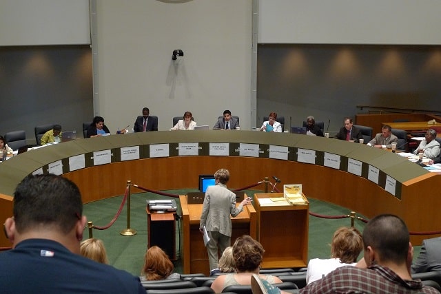 Laura-Miller-Returns-to-City-hall
