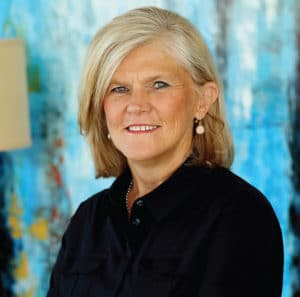 Laura_Crowl2Cropped4094-300x297