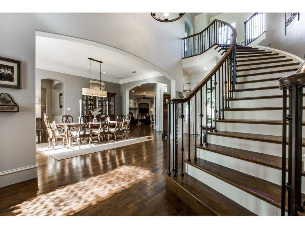 Lawnhaven-foyer-1024x768