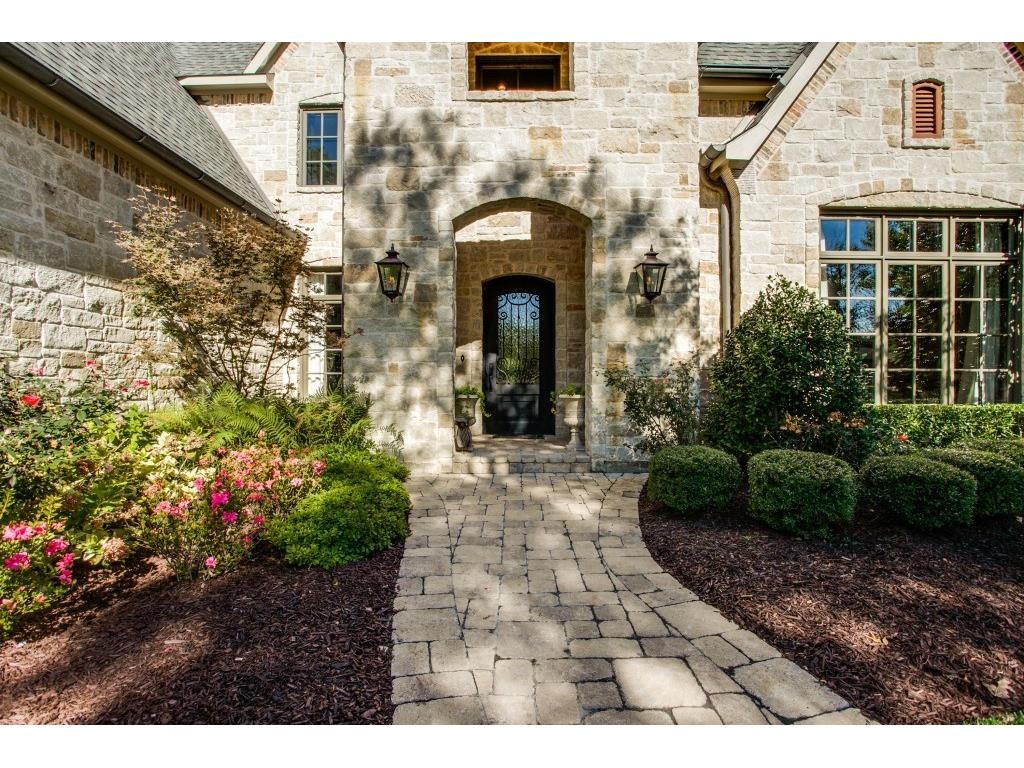 Lawnhaven-walkway-1024x768