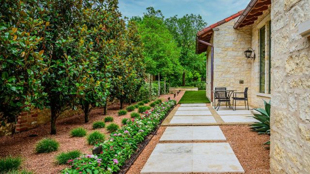 Lawns-of-Dallas6-1